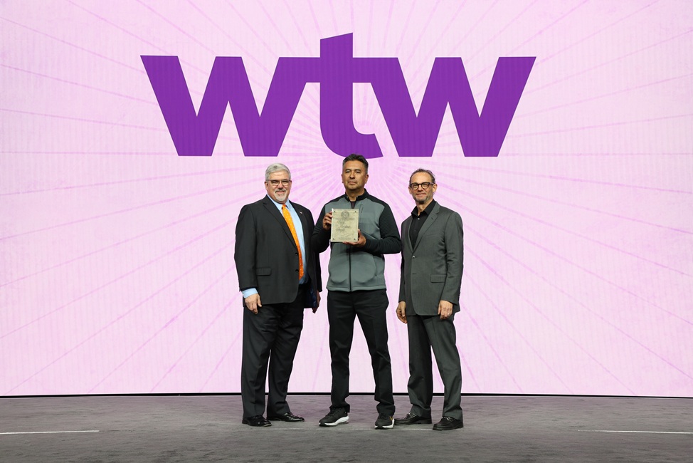 Dave accepting CSEA in 2023